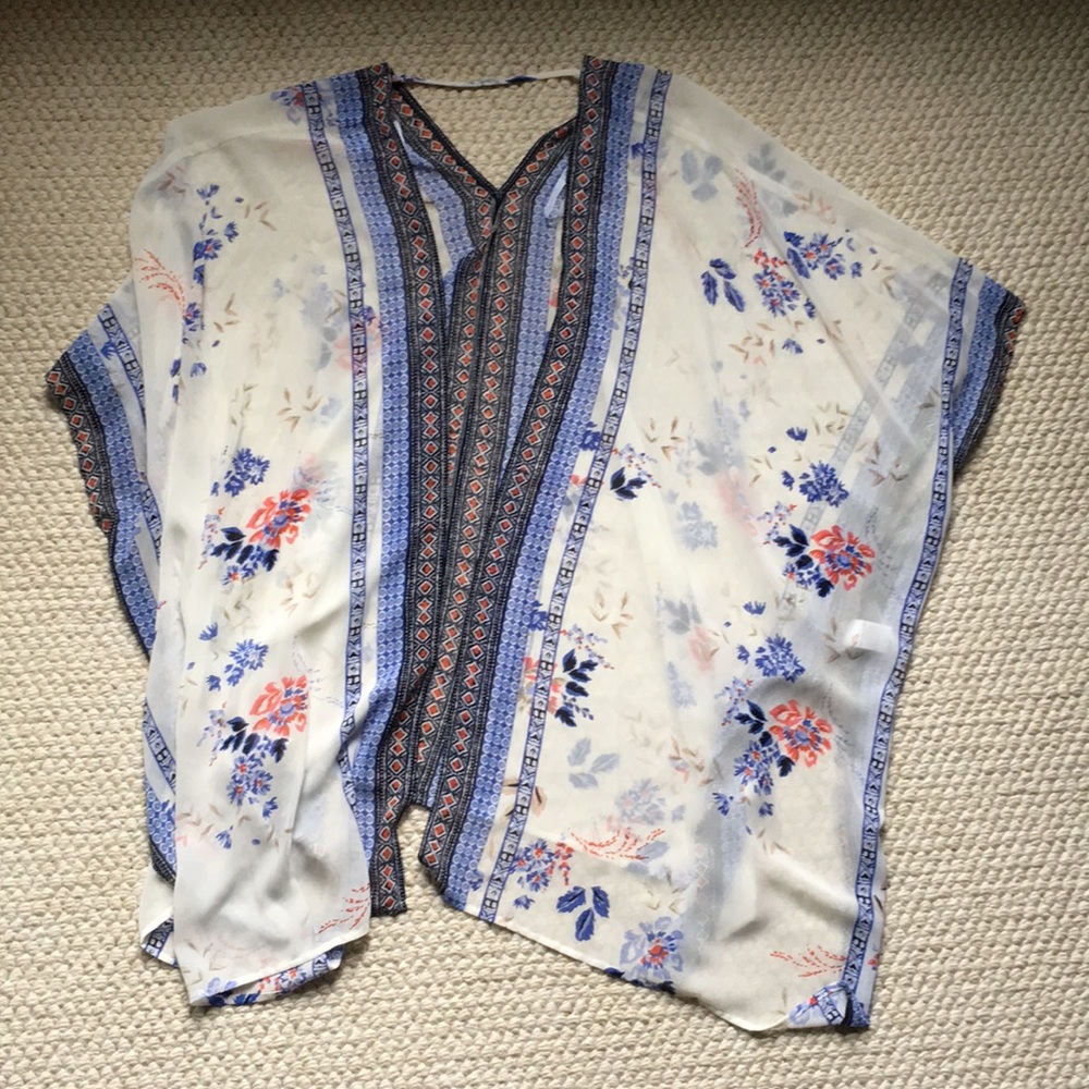 DONATING ‼️Boho Floral Geometric Long Kimono Shawl